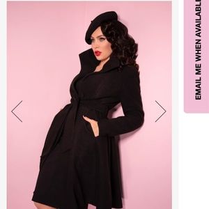 Swing coat black Michelle Pitt Vixen